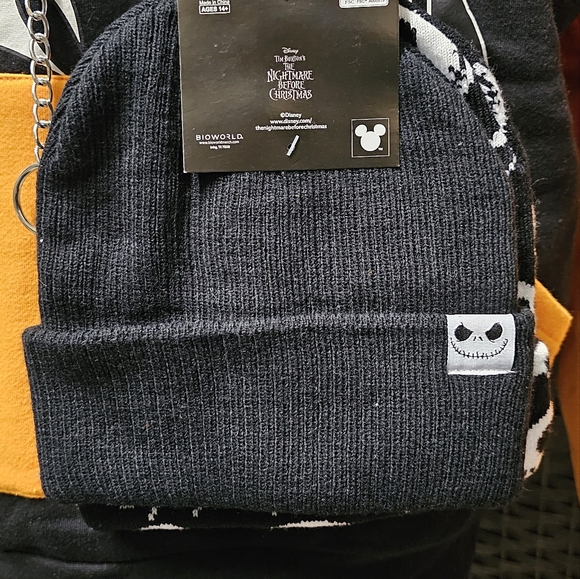 Nightmare before Christmas, Jack Skellington sweatshirt and beanie bundle - Picture 9 of 9